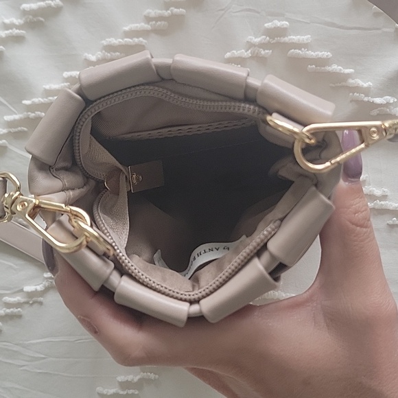 Anthropologie | Lindy Woven Cellphone Bag - Picture 5 of 7